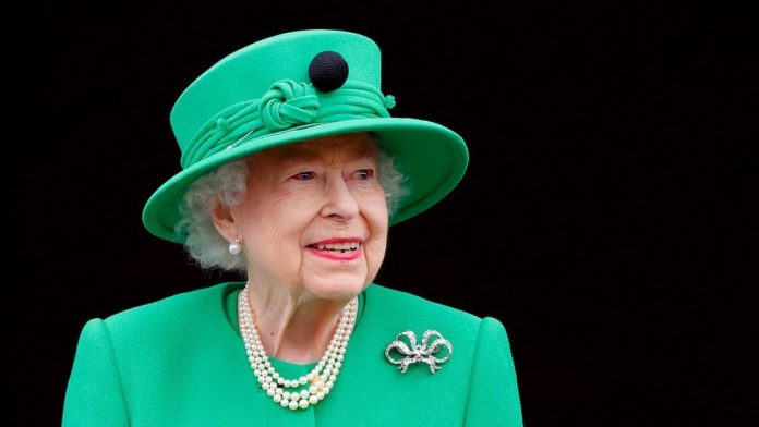 Queen Elizabeth won't receive new PM at Buckingham Palace