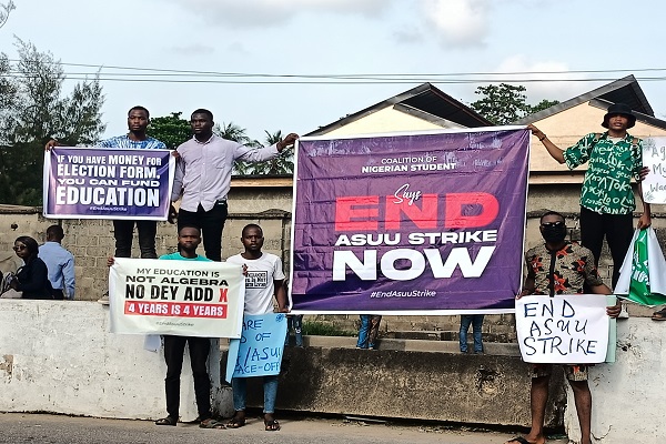 ASUU Strike: Students set to storm Lagos-Ibadan Expressway