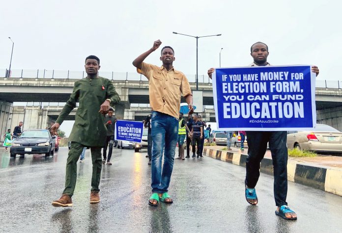ASUU Strike: Traffic congestion as students block airport road in Lagos